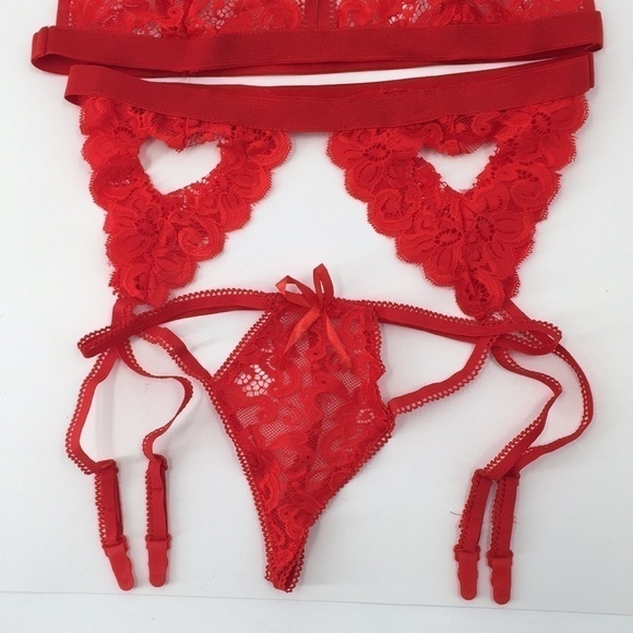 𝅺nwt Red Heart Cut Out Lace 3 piece Lingerie Set Bra Panty Garter Valentines - Picture 3 of 7